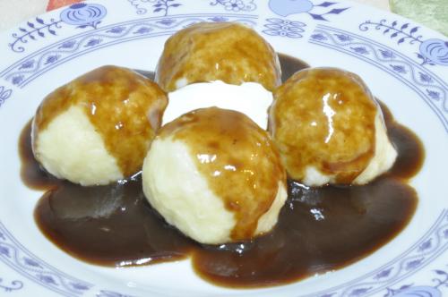 Tvarohové knedlíčky s povidlovou omáčkou  – Snadné Česko recept, zvládnete za 30 - 45 minut